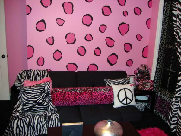 Όμορφα σχεδιασμένο ζέβρα τοίχο χρώμα μικρό δωμάτιο