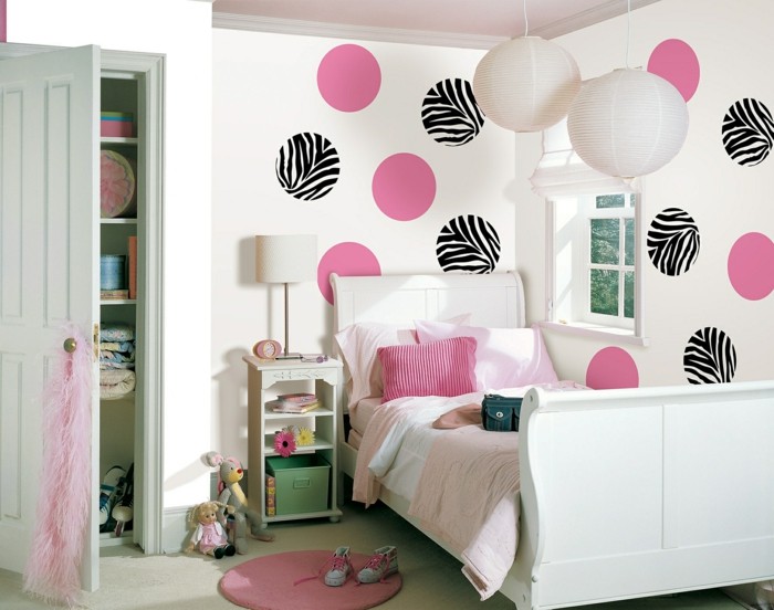 chambre papier peint pour-girl-cool-chiffres-sur-le-mur