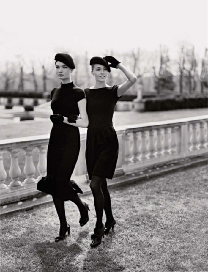 δύο μοντέλα μαύρα ρούχα γαλλική Bonnet Ralph Lauren Collection παραδοσιακό κλασικό retro-μοντέρνο και κομψό